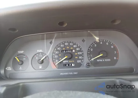 1996 Ford Escort Lx z USA, uszkodzony, nr VIN 3FASP11J7TR131275